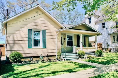 315 8th St, Elyria, OH 44035 photo 2