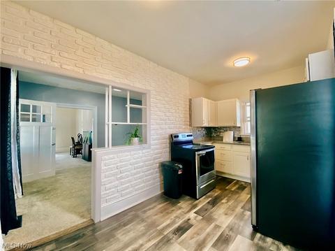 315 8th St, Elyria, OH 44035 photo 5