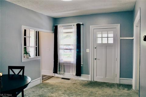 315 8th St, Elyria, OH 44035 photo 4