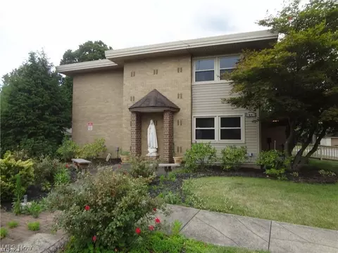 1401 Moncrest Dr NW, Warren, OH 44485