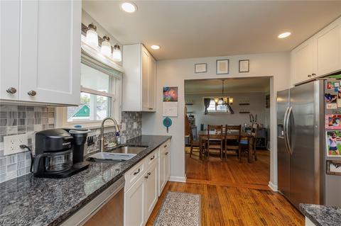 7405 Spring Garden Rd, Parma, OH 44129 photo 8