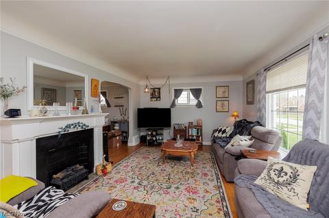 7405 Spring Garden Rd, Parma, OH 44129 photo 4