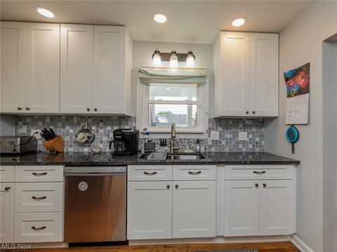 7405 Spring Garden Rd, Parma, OH 44129 photo 10