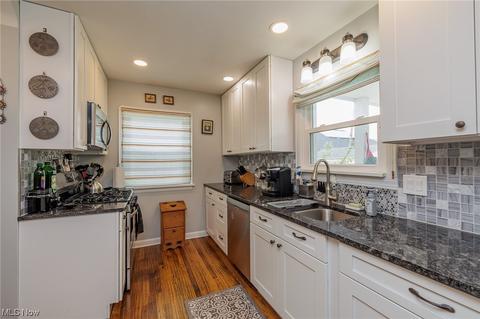 7405 Spring Garden Rd, Parma, OH 44129 photo 9