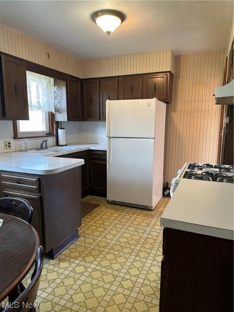 161 Harvey St, Struthers, OH 44471 photo 10