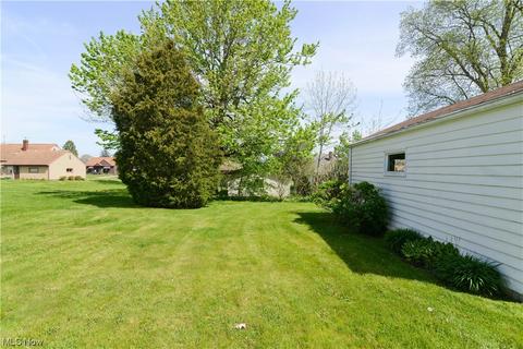 161 Harvey St, Struthers, OH 44471 photo 6
