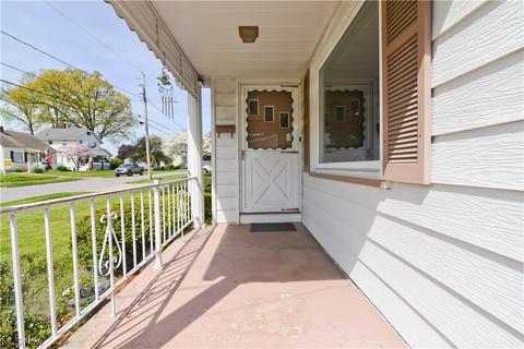 161 Harvey St, Struthers, OH 44471 photo 4
