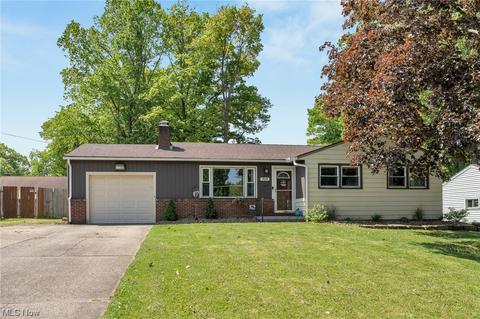 709 Annawan Ln, Youngstown, OH 44512 photo 1