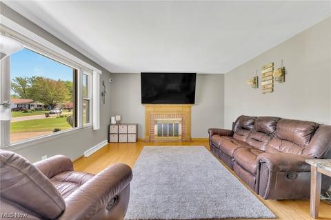709 Annawan Ln, Youngstown, OH 44512 photo 5