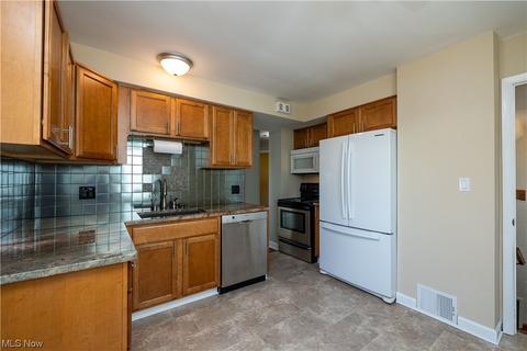 29217 Barjode Rd, Willowick, OH 44095 photo 8