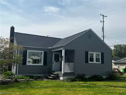 124 6th St NE, Strasburg, OH 44680