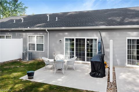 258 Oak Tree Ln, Elyria, OH 44035 photo 6