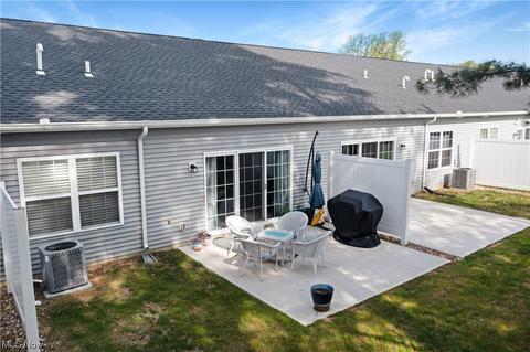 258 Oak Tree Ln, Elyria, OH 44035 photo 4