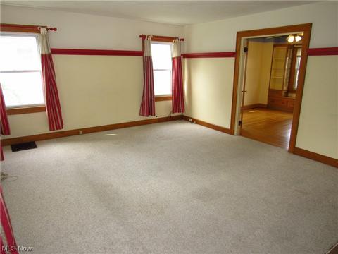 369 Beech St, Berea, OH 44017 photo 8