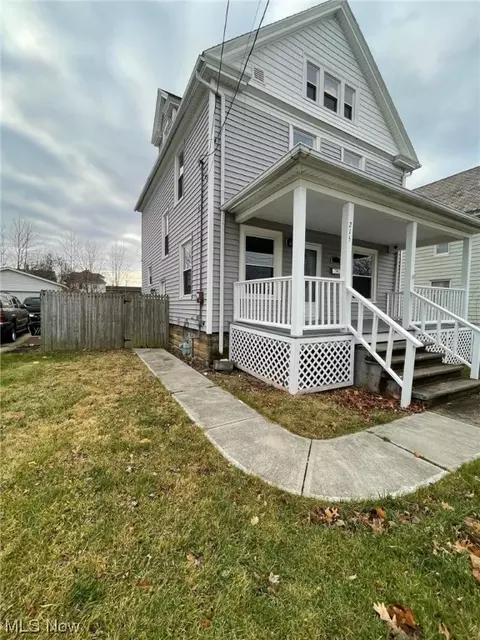 215 W 29th St, Lorain, OH 44055