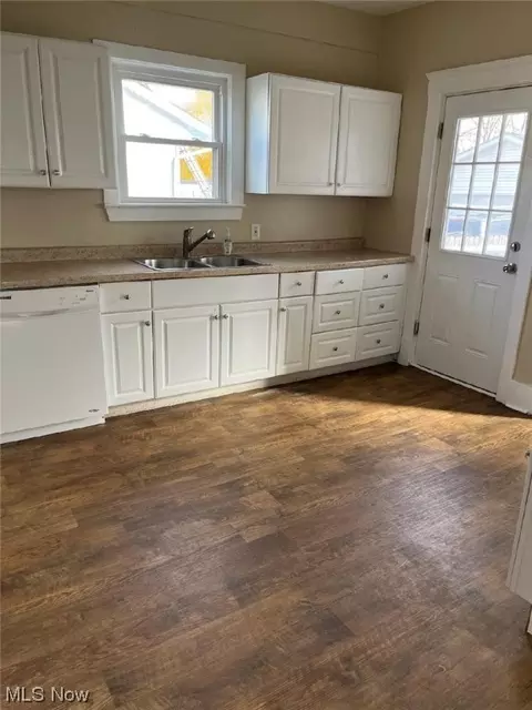 215 W 29th St, Lorain, OH 44055 photo 9