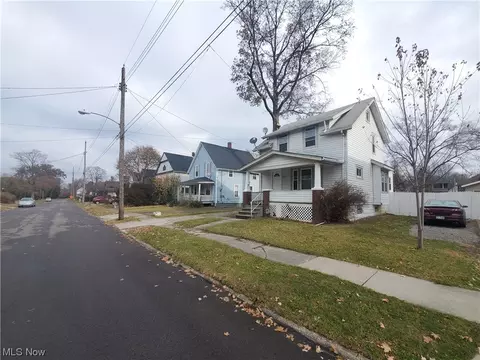 2395 Apple Ave, Lorain, OH 44055 photo 3