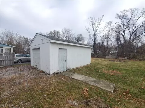 2395 Apple Ave, Lorain, OH 44055 photo 26