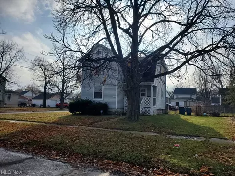 2444 E 33rd St, Lorain, OH 44055 photo 1