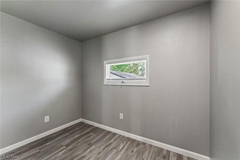 492 4th St, Struthers, OH 44471 photo 10