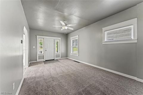 492 4th St, Struthers, OH 44471 photo 3