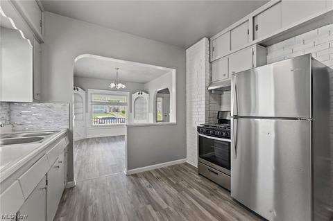 492 4th St, Struthers, OH 44471 photo 8