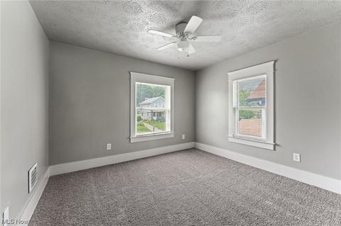 492 4th St, Struthers, OH 44471 photo 14