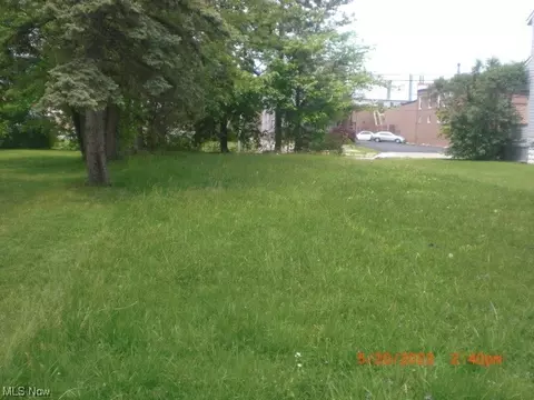 Kenyon Avenue, Elyria, OH 44035