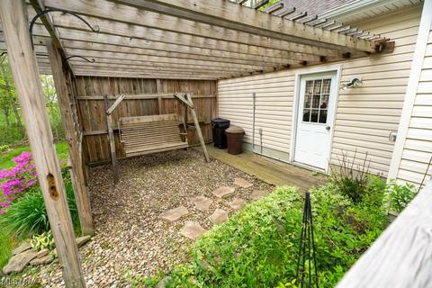 8185 Rustic Dr, Chardon, OH 44024 photo 23