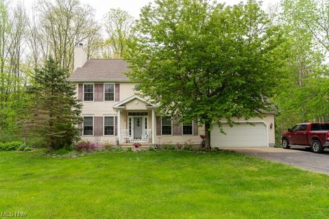 8185 Rustic Dr, Chardon, OH 44024 photo 1