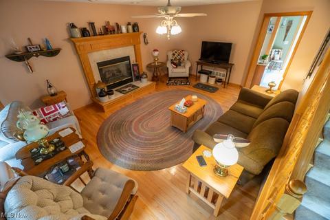 8185 Rustic Dr, Chardon, OH 44024 photo 2