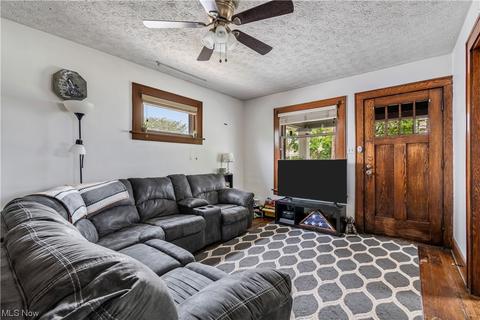 663 Wright Ave, Alliance, OH 44601 photo 6