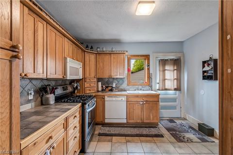 663 Wright Ave, Alliance, OH 44601 photo 10