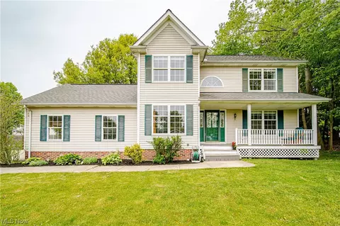 13588 Carlton St, Burton, OH 44021