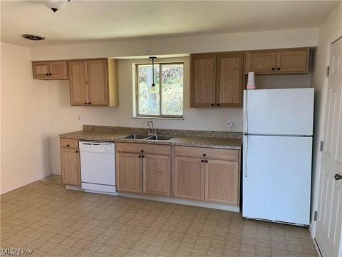 449 Dresden Ave, Steubenville, OH 43952 photo 3
