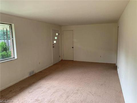 449 Dresden Ave, Steubenville, OH 43952 photo 2
