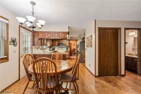 351 Eric Ln, Wadsworth, OH 44281 photo 16