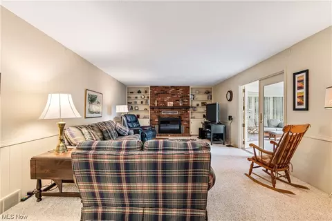 351 Eric Ln, Wadsworth, OH 44281 photo 17