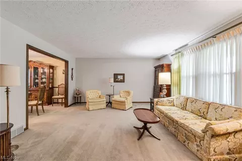351 Eric Ln, Wadsworth, OH 44281 photo 7