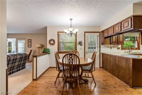 351 Eric Ln, Wadsworth, OH 44281 photo 14