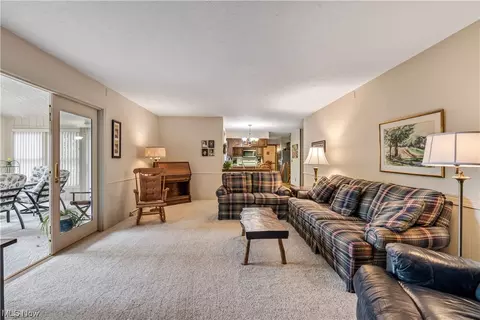 351 Eric Ln, Wadsworth, OH 44281 photo 18