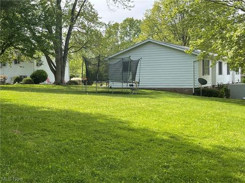 1908 Thackeray Ave NW, Massillon, OH 44646 photo 2