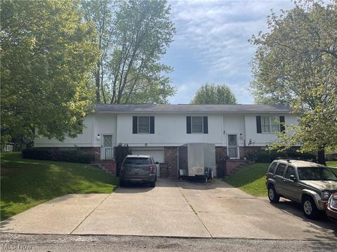 1908 Thackeray Ave NW, Massillon, OH 44646 photo 1
