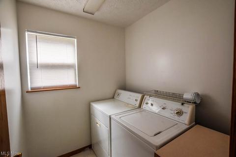1373 Blake Pl, Akron, OH 44307 photo 17