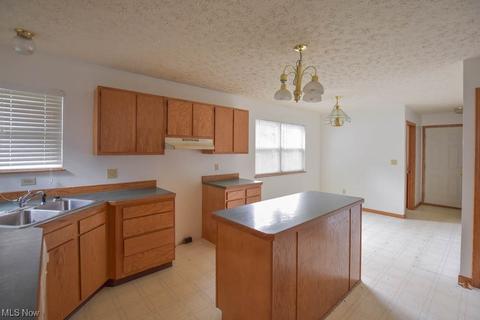1373 Blake Pl, Akron, OH 44307 photo 6