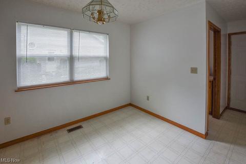 1373 Blake Pl, Akron, OH 44307 photo 8