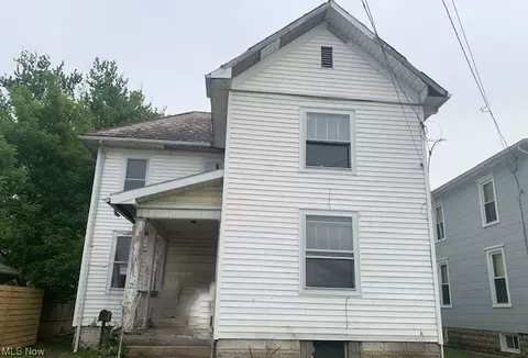 1427 Ohio St, Zanesville, OH 43701