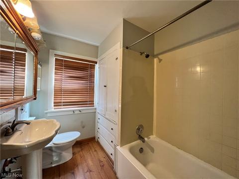 304 E 194th St, Euclid, OH 44119 photo 13