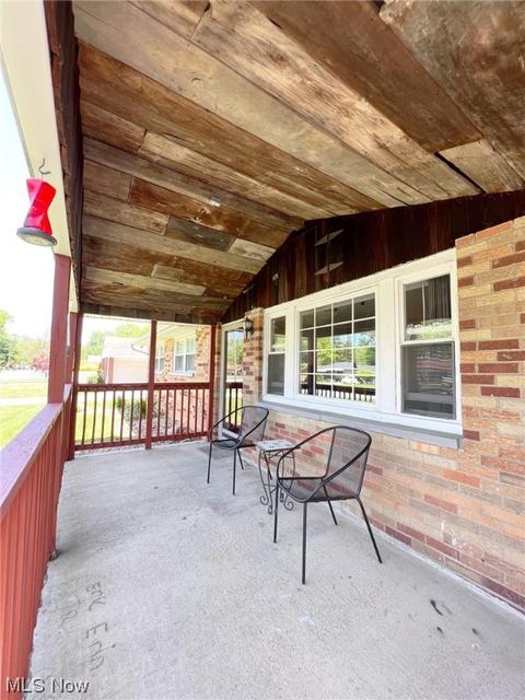 543 Augdon Dr, Elyria, OH 44035 photo 4