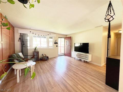 543 Augdon Dr, Elyria, OH 44035 photo 6